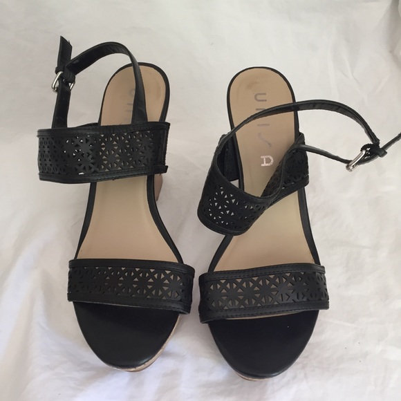 ❤️ UNISA Black Floral Scroll Cork Wedge Sandal 10 - Picture 2 of 6